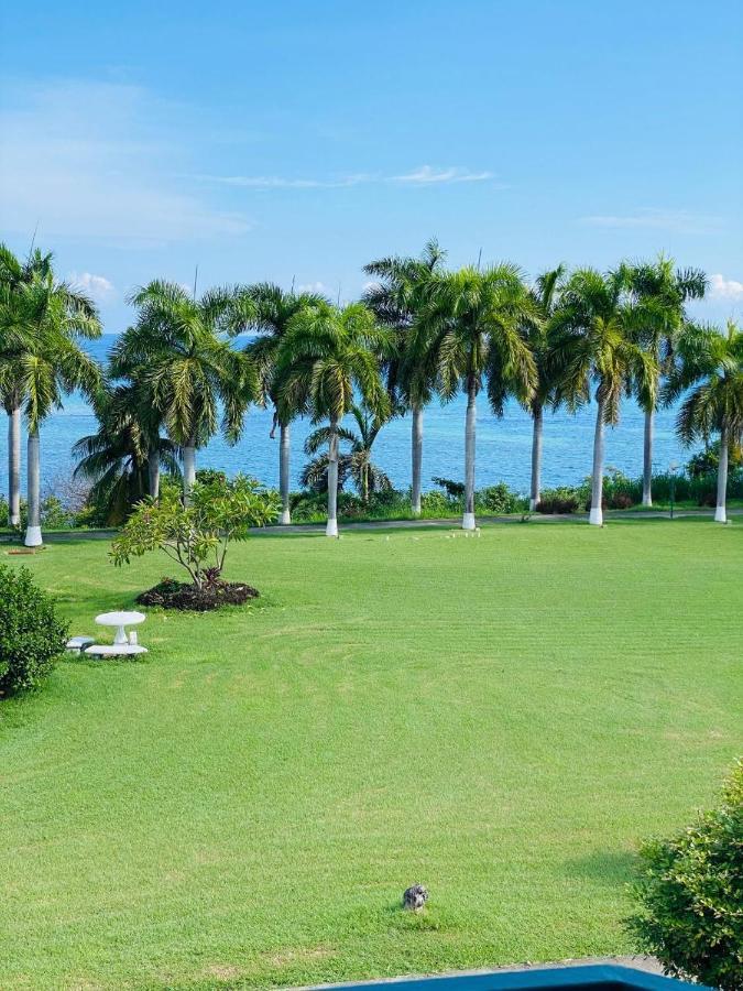 Seacastle Deluxe Studio Montego Bay Exterior photo