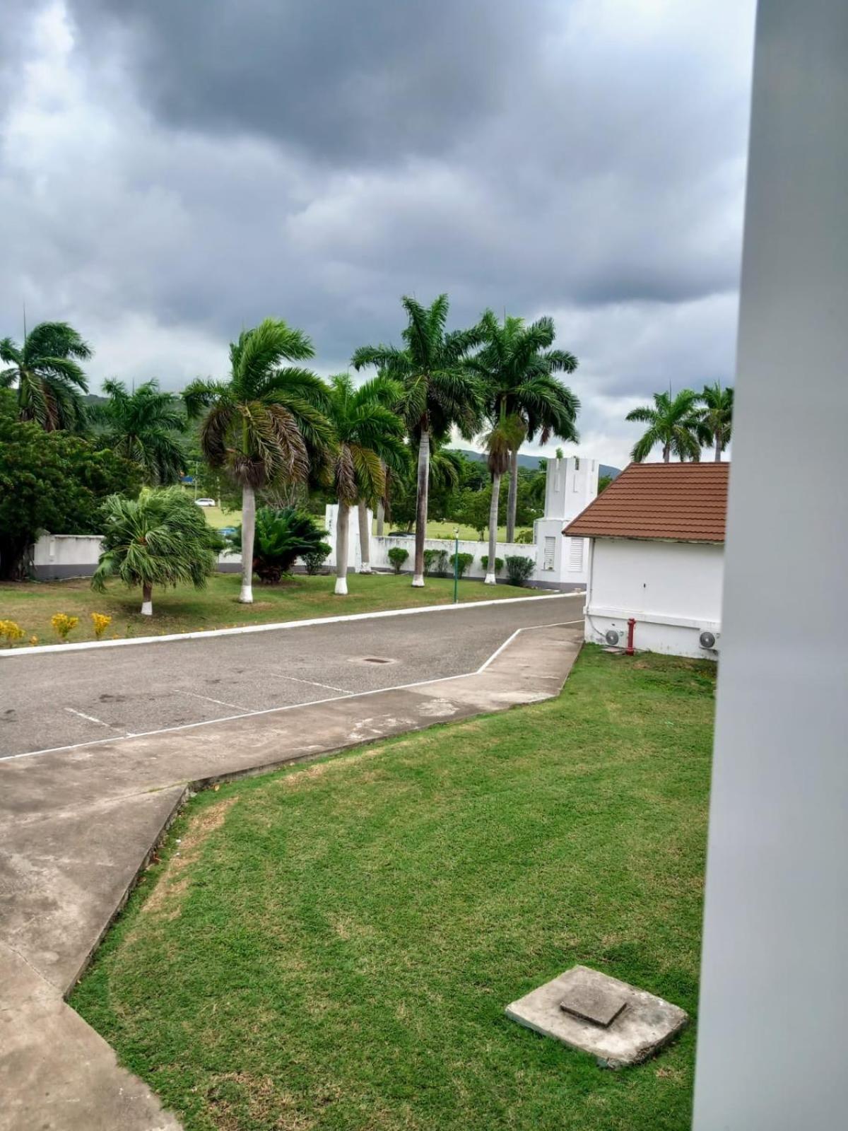 Seacastle Deluxe Studio Montego Bay Exterior photo