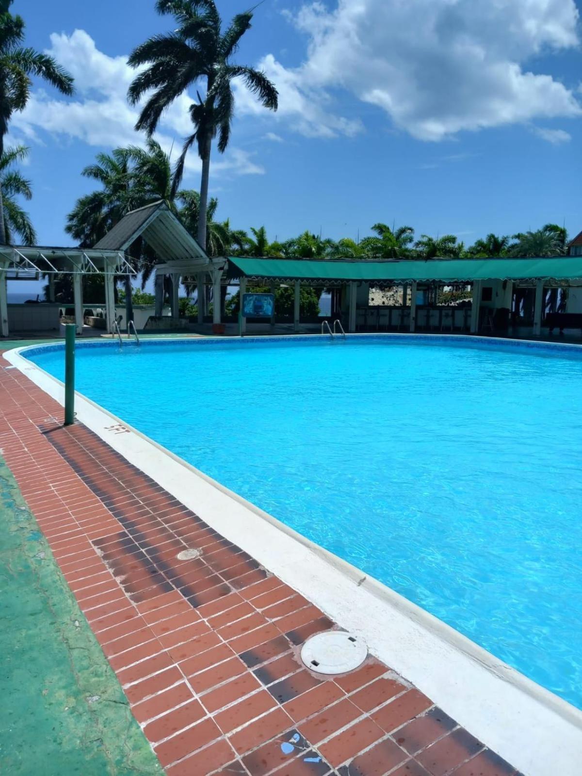 Seacastle Deluxe Studio Montego Bay Exterior photo